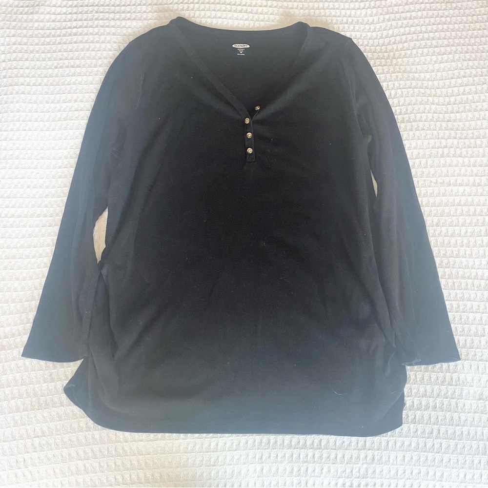 Old Navy maternity fitted ribbed black henley top XXL